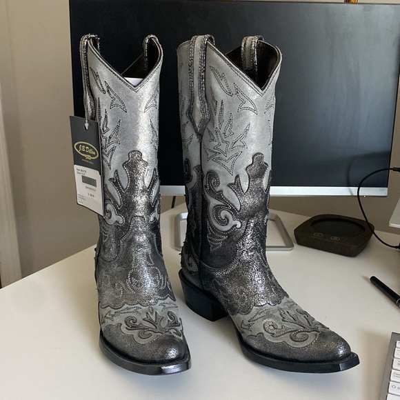 Cowgirl boots - Picture 2 of 3